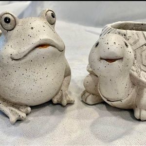 Frog and turtle pots